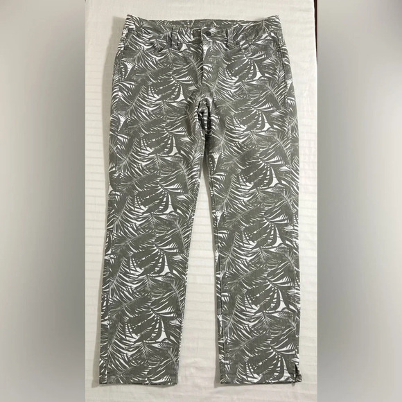 Talbots Signature Crop Leaf Print Denim Capris Tropical Green White Size 6 S1 - Picture 4 of 12